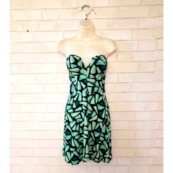 Candie's Dresses & Skirts - Candie’s Strapless Petal Green Hem Dress size Medium